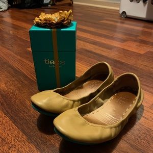 Tieks size 7 in Camel